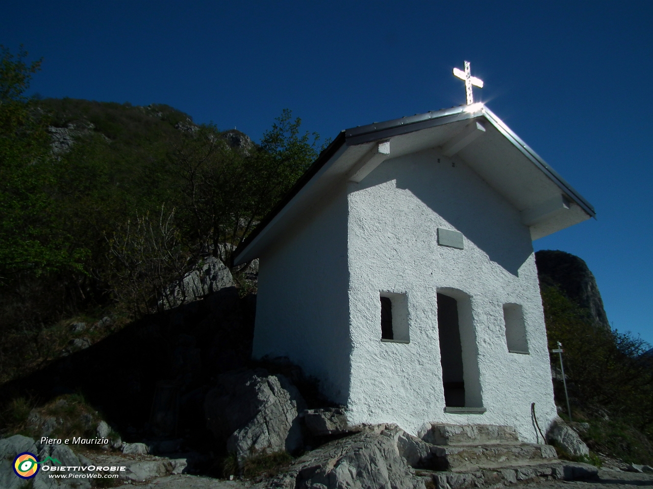 16 arrivo alla chiesetta di San Martino (726 m.).JPG